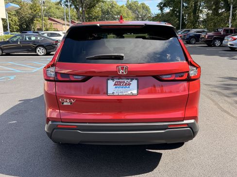 Certified 2024 Honda CR-V EX image 5