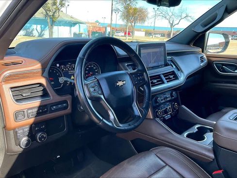 Used 2021 Chevrolet Suburban High Country image 2