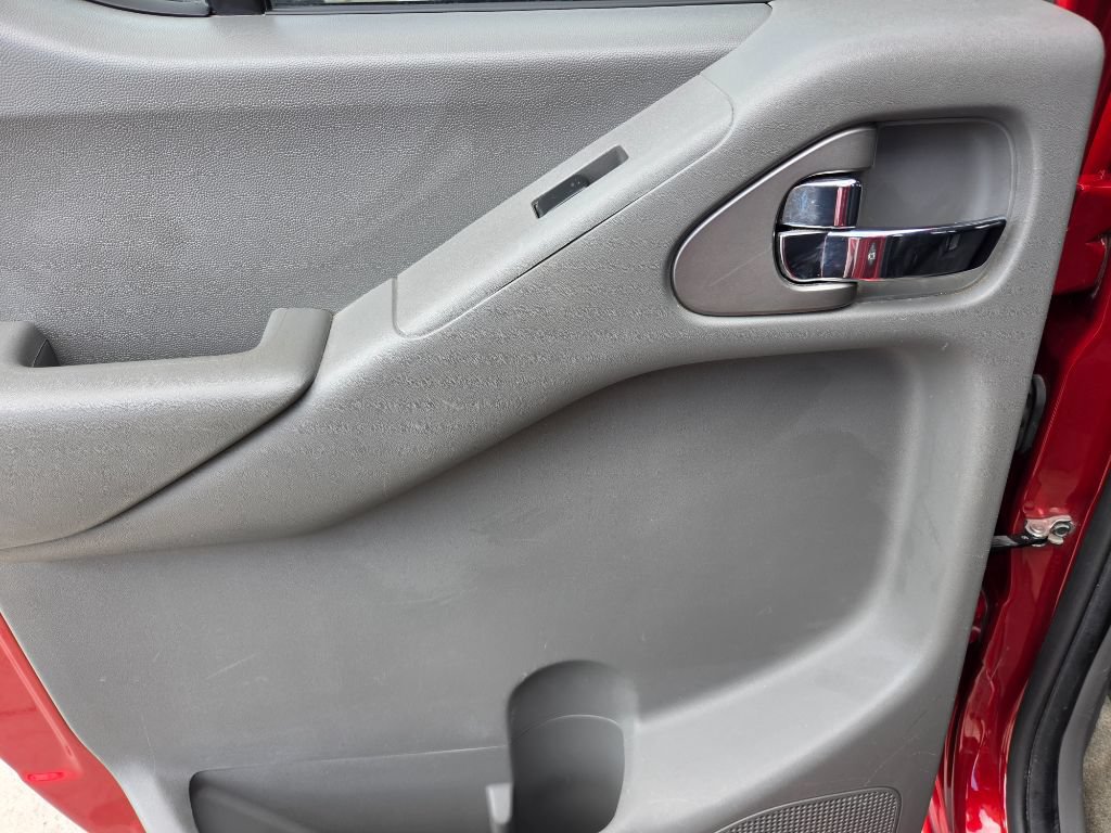 Used 2017 Nissan Frontier Desert Runner RWD image 23