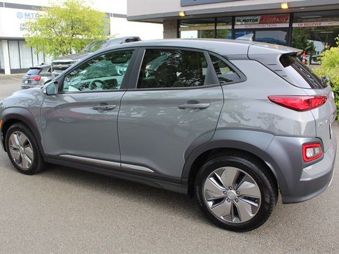 Used 2021 Hyundai Kona Limited FWD image 3