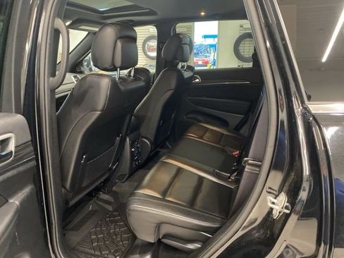 Used 2022 Jeep Grand Cherokee Limited image 37