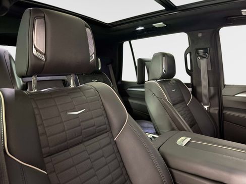 Used 2025 Cadillac Escalade V AWD/4WD image 25