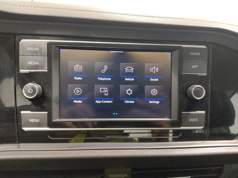 Used 2024 Volkswagen Jetta SE FWD image 25