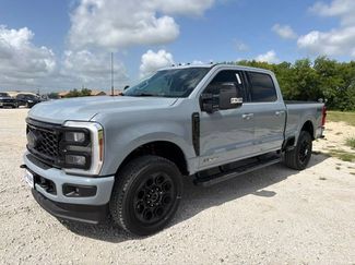 New 2026 Ford F250 Lariat w/ Black Appearance Package AWD/4WD video 1