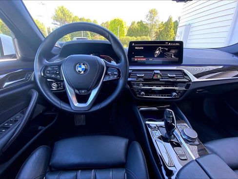 Used 2022 BMW 530i xDrive w/ Premium Package AWD/4WD image 12