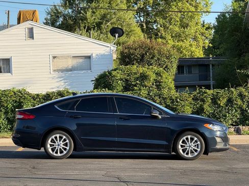 Used 2020 Ford Fusion SE FWD image 6