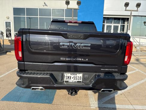Used 2022 GMC Sierra 1500 Denali Ultimate AWD/4WD image 7