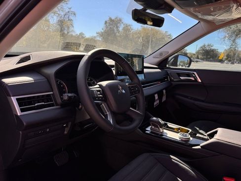 New 2026 Mitsubishi Outlander AWD image 28