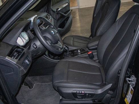 Used 2022 BMW X1 sDrive28i w/ Premium Package 2 FWD image 8