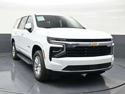 Used 2026 Chevrolet Tahoe LS RWD image 7