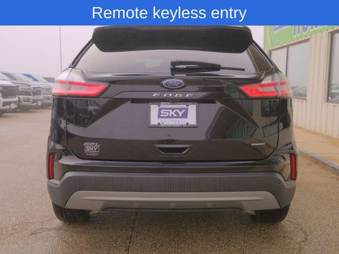 Used 2022 Ford Edge SEL image 7