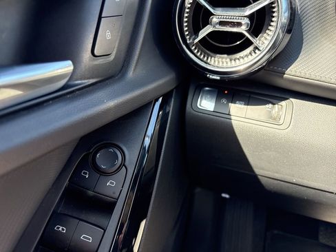 Used 2026 Chevrolet Equinox LT FWD image 34