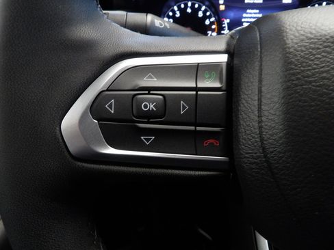 Used 2024 Jeep Compass Limited image 28