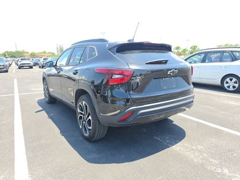 Used 2024 Chevrolet Trax RS w/ Sunroof Package FWD image 12