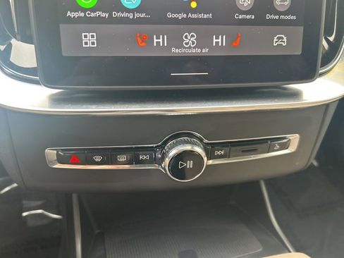 Used 2025 Volvo XC90 B5 Plus image 25