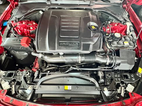 Used 2018 Jaguar XE Premium image 41