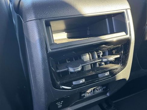 Used 2023 Jeep Grand Cherokee Altitude image 19