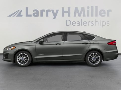 Used 2019 Ford Fusion SEL FWD image 3