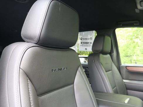 Used 2025 GMC Yukon Denali AWD/4WD image 41