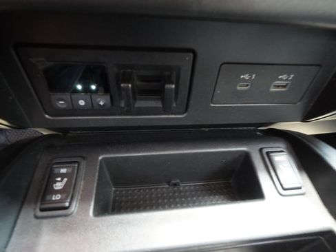 Used 2021 Nissan Titan PRO-4X w/ Pro-4x Convenience Package AWD/4WD image 22