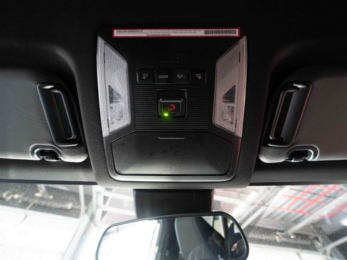 Used 2023 Toyota RAV4 SE image 19