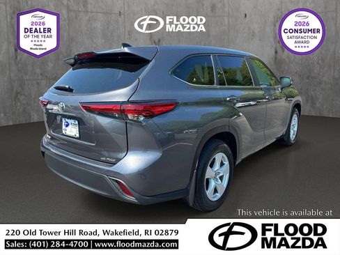 Used 2023 Toyota Highlander LE AWD/4WD image 5