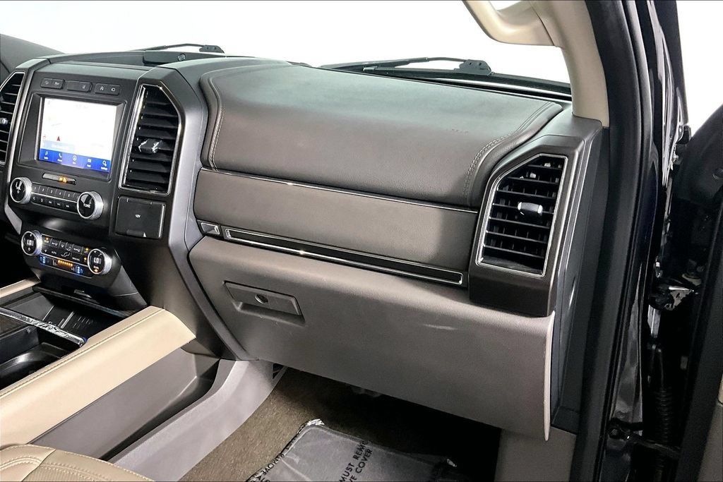 Used 2021 Ford Expedition Limited AWD/4WD image 16