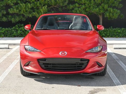 Used 2018 MAZDA MX-5 Miata RF Grand Touring image 2