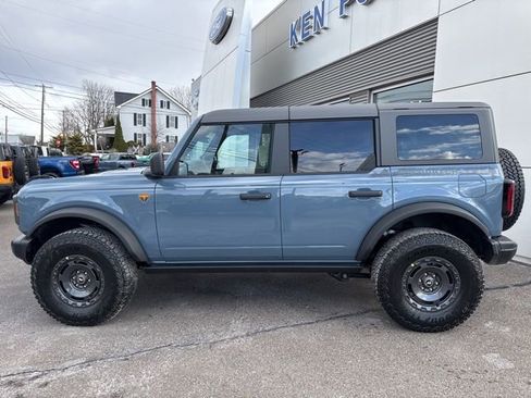 New 2025 Ford Bronco Badlands w/ Sasquatch Package AWD/4WD image 9