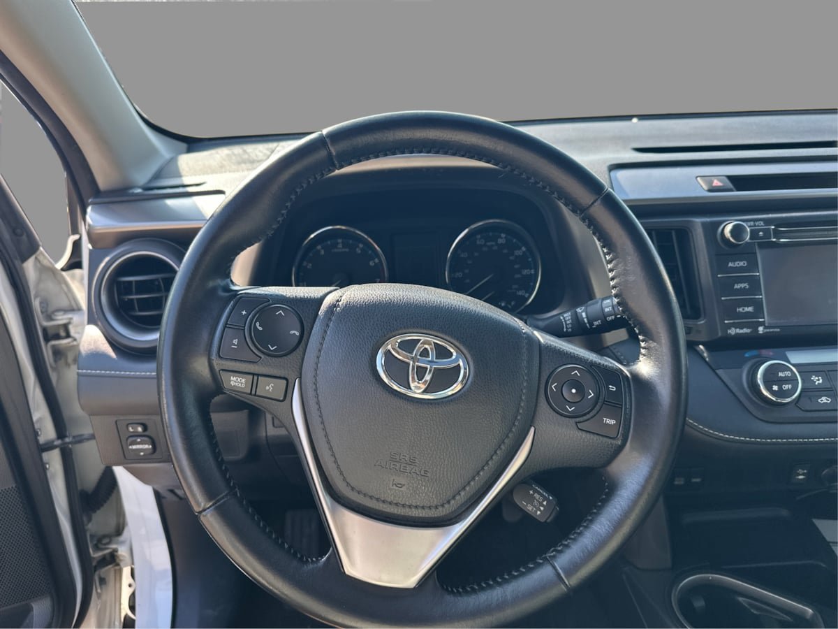 Used 2016 Toyota RAV4 XLE AWD/4WD image 39