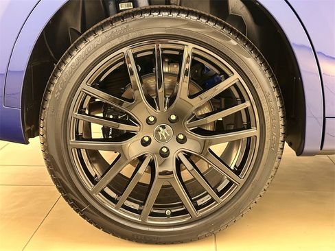 Used 2024 Maserati Levante Modena Ultima image 17