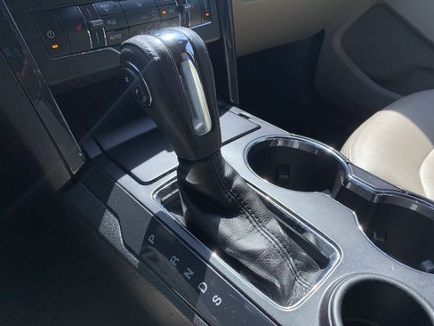 Used 2018 Ford Explorer XLT w/ Equipment Group 202A image 34