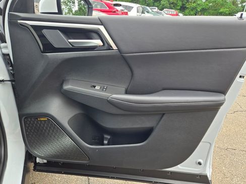 New 2025 Mitsubishi Outlander SE image 6