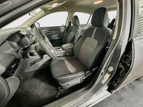 Used 2025 Nissan Sentra SV FWD image 13