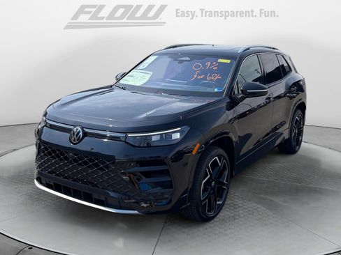 New 2026 Volkswagen Tiguan SEL R-Line image 3