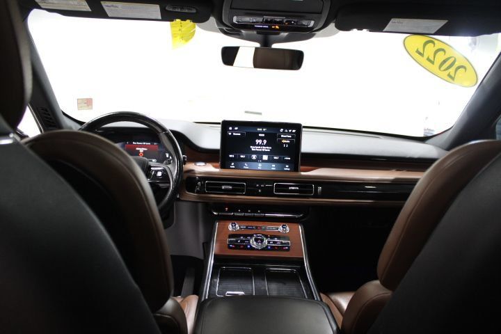 Used 2022 Lincoln Aviator Reserve w/ Equipment Group 201A AWD/4WD image 34