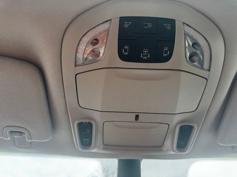 Certified 2023 Chrysler Pacifica Limited FWD image 42
