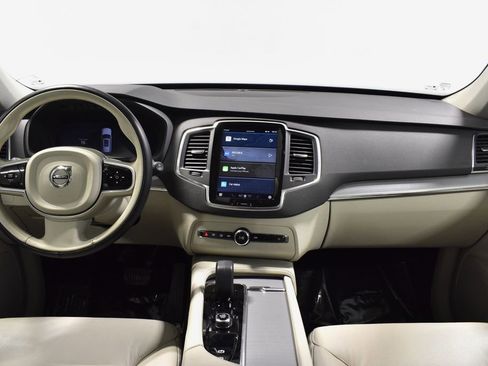 Used 2023 Volvo XC90 B5 Core image 16