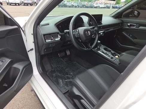 Used 2025 Honda Civic Sport image 10