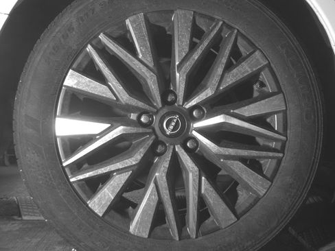 Used 2025 Nissan Altima 2.5 SV FWD image 15