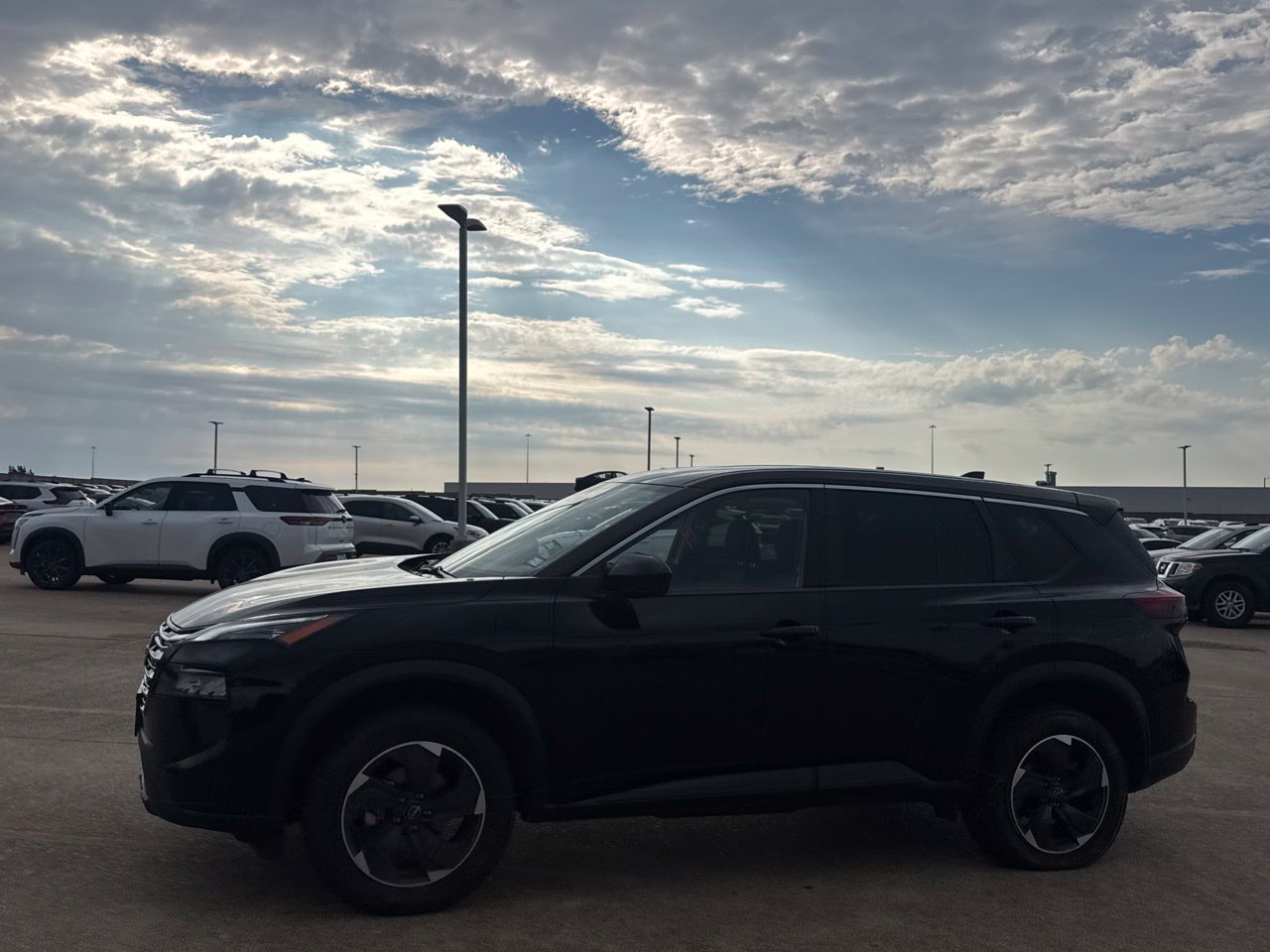Certified 2025 Nissan Rogue SV FWD image 14