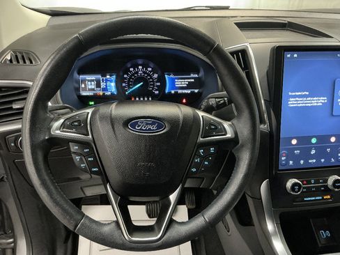 Used 2022 Ford Edge Titanium AWD/4WD image 11
