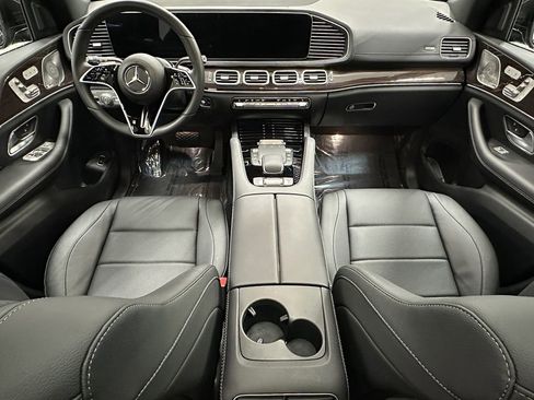Certified 2025 Mercedes-Benz GLS 450 4MATIC image 28