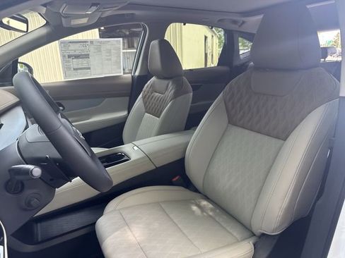 New 2026 Nissan Murano Platinum AWD/4WD image 16