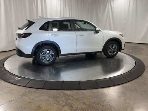 New 2026 Honda HR-V LX image 2