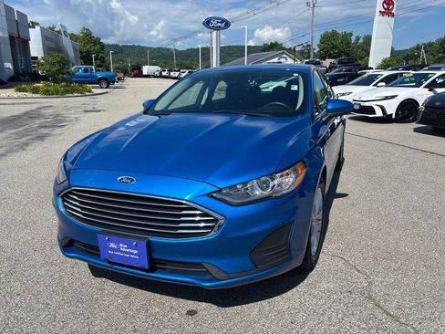 Certified 2020 Ford Fusion SE FWD image 3