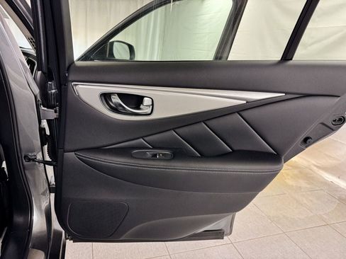 Used 2019 INFINITI Q50 Luxe w/ Essential Package (3.0T Luxe) AWD/4WD image 17
