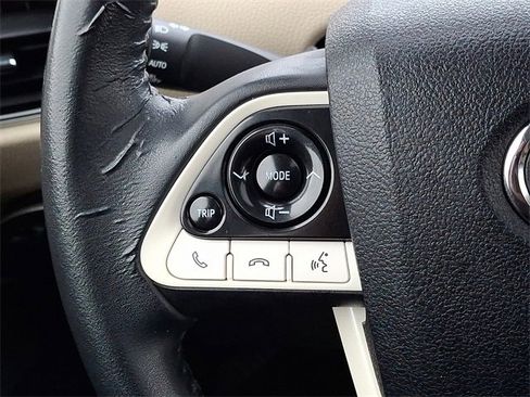 Certified 2018 Toyota Prius Three image 22