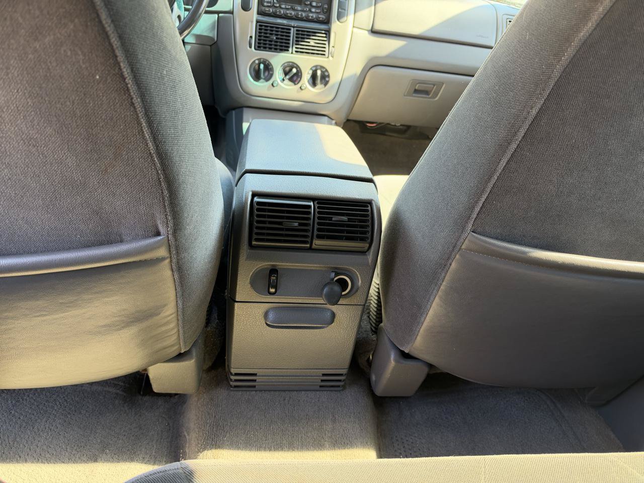 Used 2003 Ford Explorer XLT RWD image 24