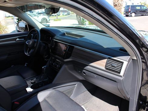 Used 2022 Volkswagen Atlas SEL image 15